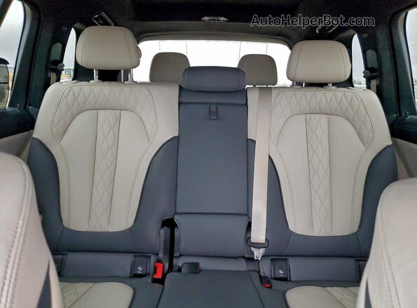 5UX23EM08P9R39909 2023 BMW X7 White Вид задніх сидінь