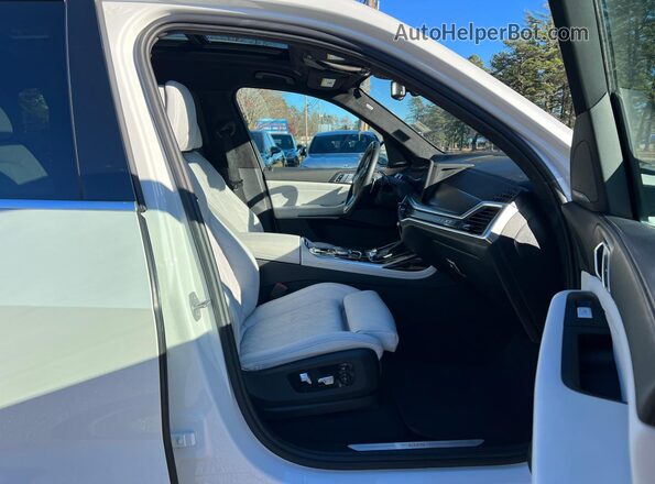 5UX23EM09P9P49780 2023 BMW X7 White Դիմացի տեսք