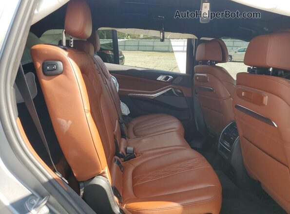 5UX23EM09P9P72007 2023 BMW X7 Серый Вид задней части салона
