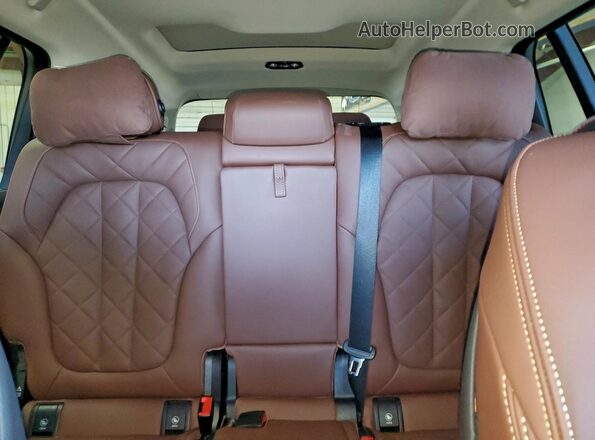 5UX23EM09R9W02457 2024 BMW X7 Черный Вид задних сидений