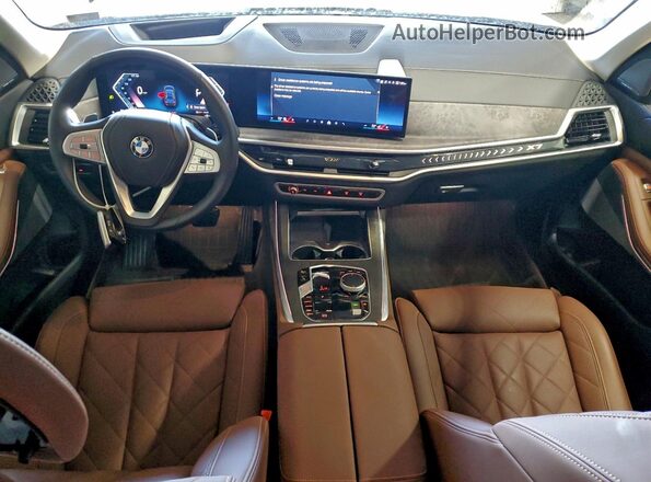 5UX23EM09R9W02457 2024 BMW X7 Черный Вид панели приборов