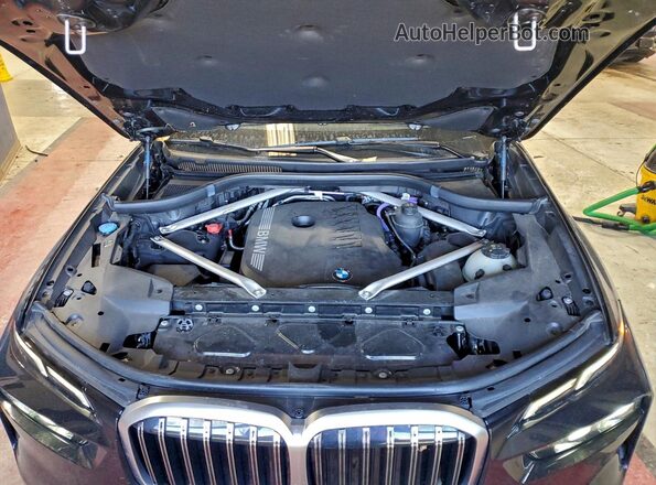 5UX23EM09R9W02457 2024 BMW X7 Черный Вид подкапотного пространства