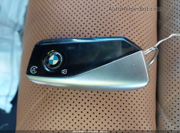 5UX23EM0XP9P00328 2023 BMW X7 Gray Widok deski rozdzielczej