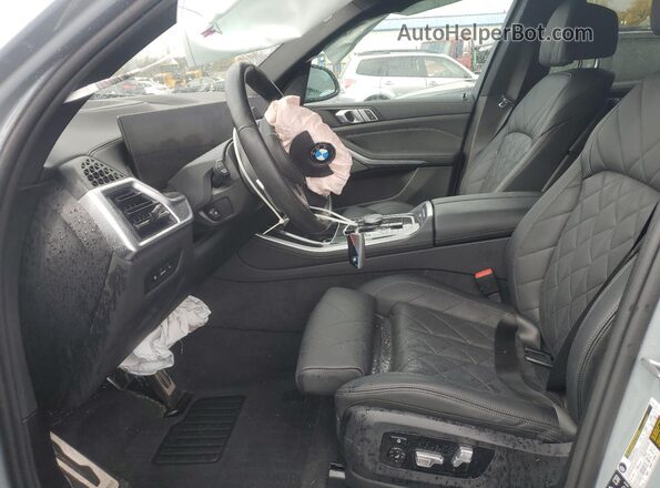 5UX23EU02R9W08861 2024 BMW X5 Gray Front interior view