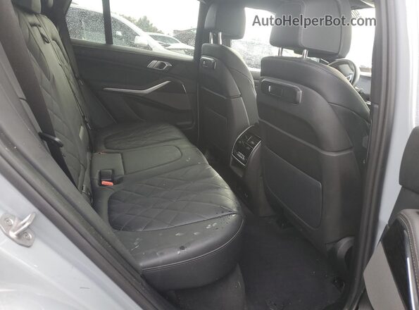 5UX23EU02R9W08861 2024 BMW X5 Gray Rear interior view