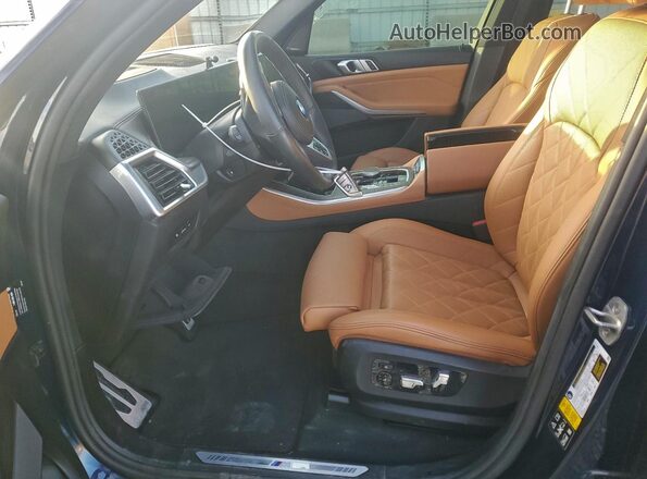 5UX23EU07R9U30803 2024 BMW X5 Blue წინა სალონის ხედი