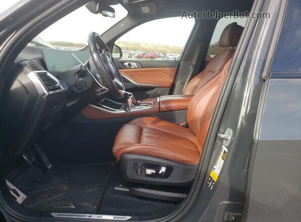 5UX23EU08R9T54363 2024 BMW X5 Gray წინა სალონის ხედი