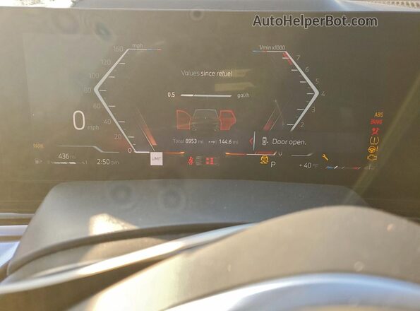 5UX23EU08S9Y76397 2025 BMW X5 Green ხელსაწყოთა პანელის ხედი