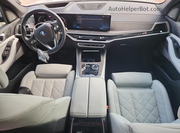 5UX23EU09R9V55141 2024 BMW X5 Gray Widok deski rozdzielczej