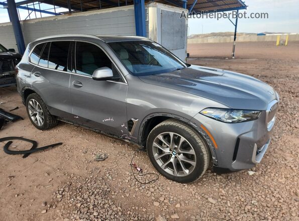 5UX23EU09R9V55141 2024 BMW X5 Gray Przód prawy