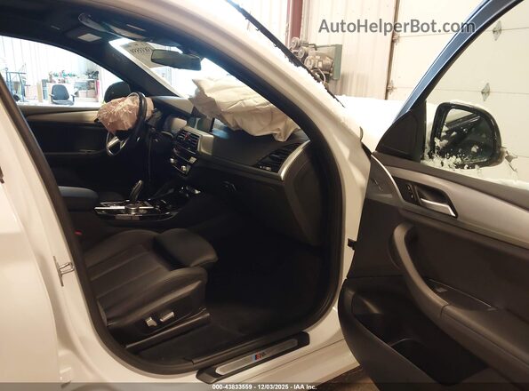 5UX2V1C06M9H07053 2021 BMW X4 White Front interior view