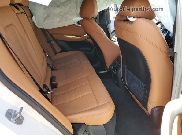 5UX33DT05P9S78212 2023 BMW X4 White უკანა სავარძლების ხედი