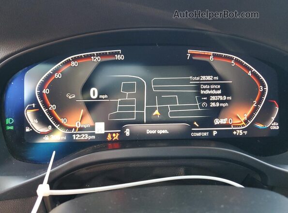 5UX33DT05P9S78212 2023 BMW X4 White ხელსაწყოთა პანელის ხედი
