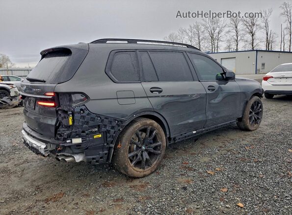 5UX33EM02S9W30109 2025 BMW X7 Gray Trasero derecho