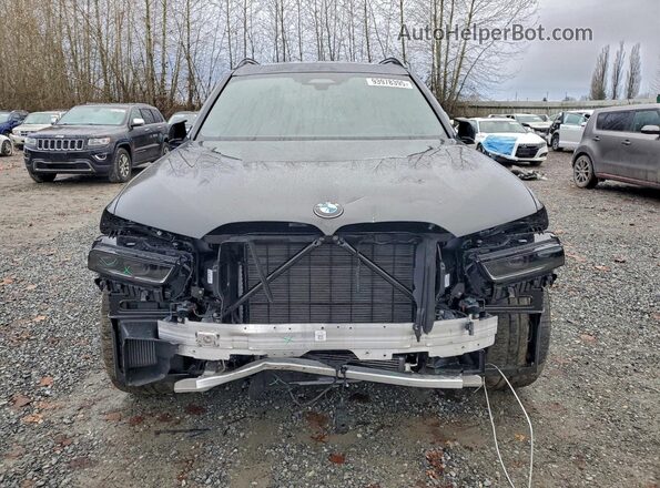 5UX33EM02S9W30109 2025 BMW X7 Gray Vista frontal