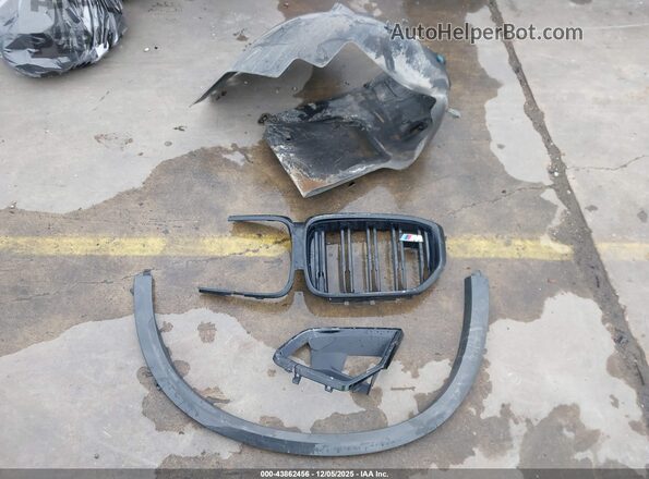 5UX33EU02S9W56757 2025 BMW X5 Gray 