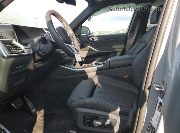 5UX33EU02T9101647 2026 BMW X5 Gray Front interior view