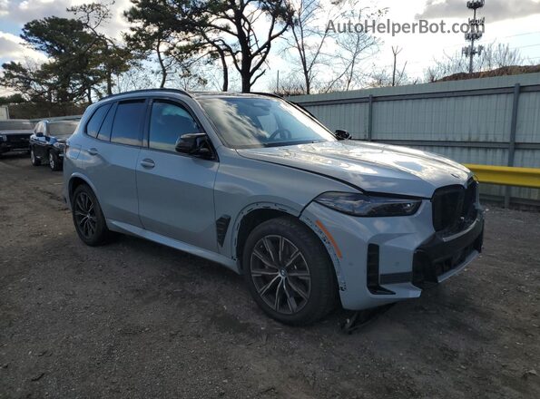 5UX33EU02T9101647 2026 BMW X5 Gray Front right