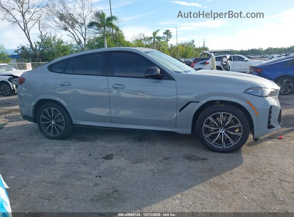 5UX33EX07R9U86403 2024 BMW X6 Gray Widok wnętrza z tyłu