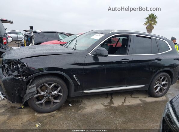 5UX43DP03R9W53869 2024 BMW X3 Black Vista interior de 360 grados