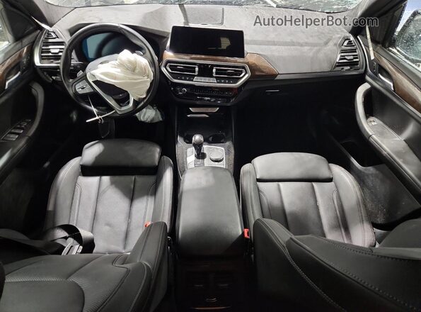 5UX43DP04R9V05830 2024 BMW X3 Gray Vista del salpicadero