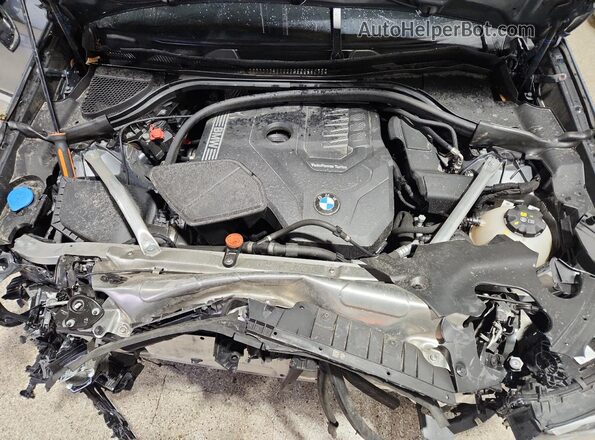 5UX43DP04R9V05830 2024 BMW X3 Gray Vista del compartimento del motor