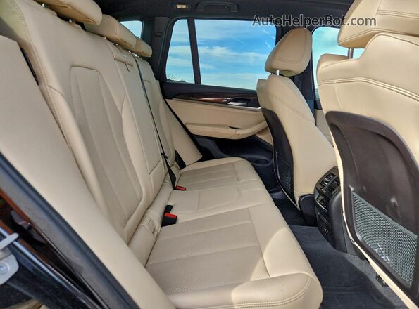 5UX43DP06P9P10157 2023 BMW X3 Black Widok wnętrza z tyłu