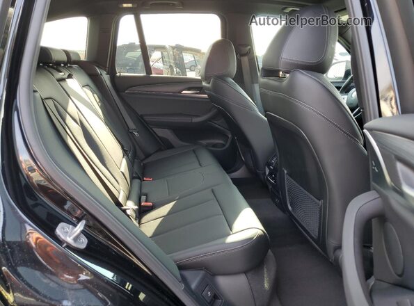 5UX43DP08R9U07402 2024 BMW X3 Черный Вид задней части салона