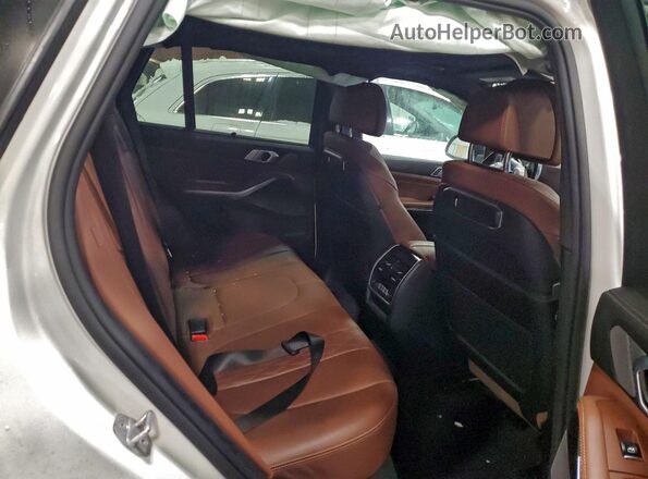 5UX43EU00R9S27020 2024 BMW X5 White უკანა სალონის ხედი