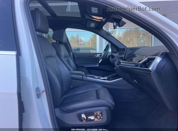 5UX43EU01S9Y38941 2025 BMW X5 White წინა სალონის ხედი