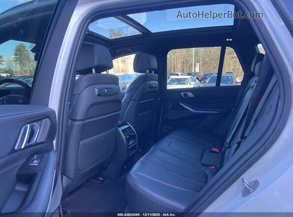 5UX43EU01S9Y38941 2025 BMW X5 White VIN კოდის სტიკერის ხედი