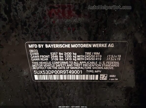 5UX53DP00R9T49001 2024 BMW X3 Black Vista del compartimento del motor
