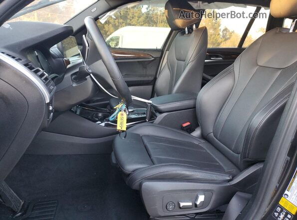 5UX53DP01N9J98552 2022 BMW X3 Черный Вид салона спереди