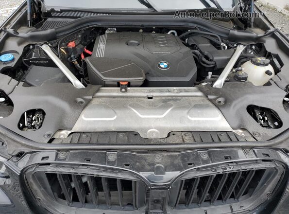 5UX53DP02R9U91172 2024 BMW X3 Black Vista del compartimento del motor