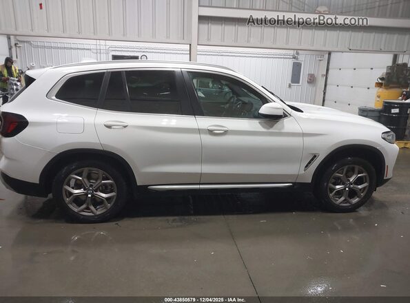 5UX53DP05R9U45108 2024 BMW X3 White 