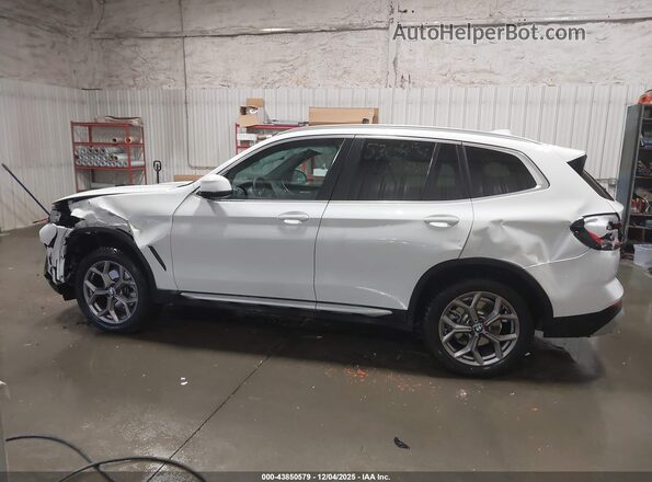 5UX53DP05R9U45108 2024 BMW X3 White 