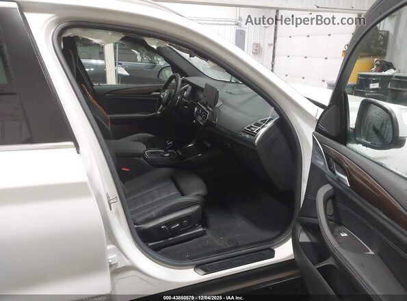 5UX53DP05R9U45108 2024 BMW X3 White 