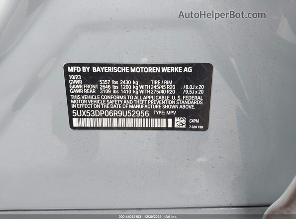 5UX53DP06R9U52956 2024 BMW X3 Light Blue ძრავის განყოფილების ხედი