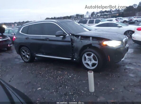 5UX53DP08N9J11794 2022 BMW X3 Gray Вид задньої частини салону