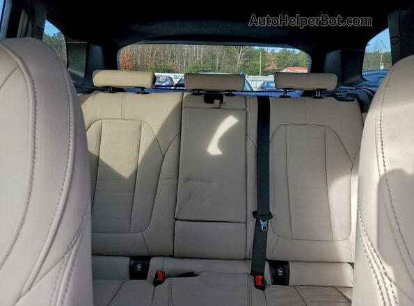 5UX53DP08N9J31592 2022 BMW X3 Blue Vista de los asientos traseros