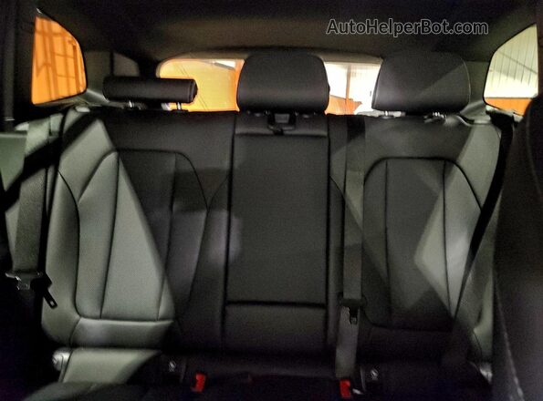 5UX53DP08N9L43909 2022 BMW X3 Белый Вид задних сидений