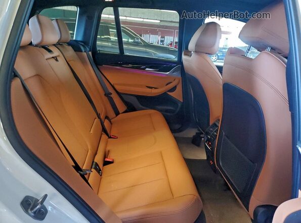 5UX53DP09R9U40994 2024 BMW X3 Белый Вид задней части салона