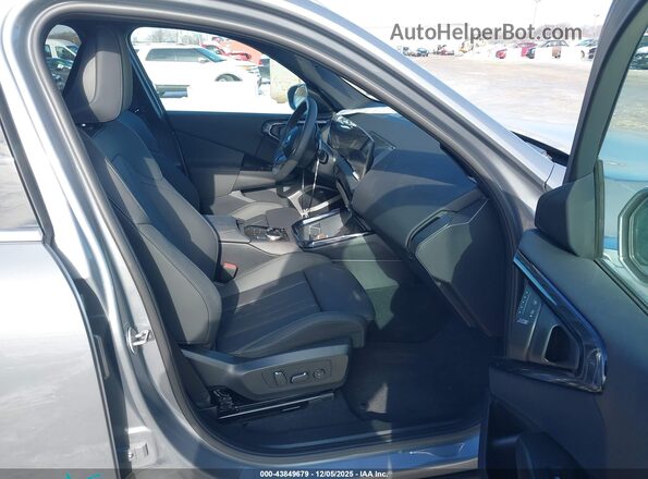 5UX53GP08S9075781 2025 BMW X3 Gray Widok wnętrza z przodu
