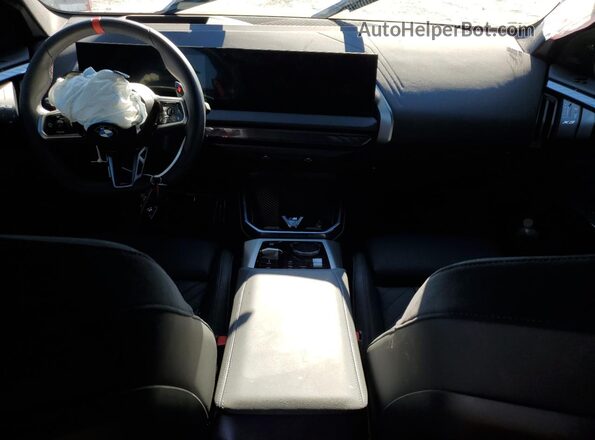 5UX73GP06S9Y55982 2025 BMW X3 Tan Dashboard view