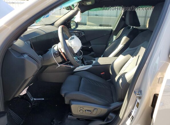 5UX73GP06S9Y55982 2025 BMW X3 Tan Front interior view