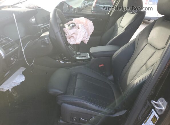 5UX83DP07R9V27421 2024 BMW X3 Black Вид салону спереду