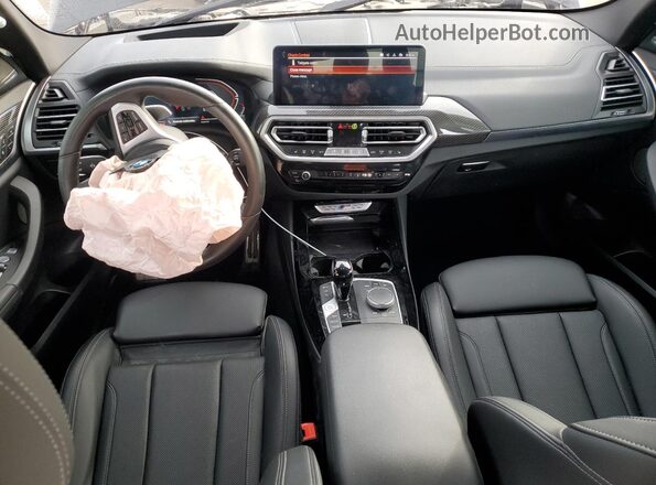 5UX83DP07R9V27421 2024 BMW X3 Black Вид панелі приладів