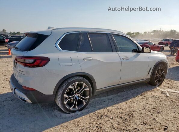 5UXCR4C06M9F65720 2021 BMW X5 White 