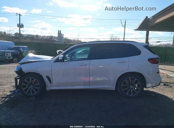 5UXCR6C01N9J47625 2022 BMW X5 White სალონის 360-გრადუსიანი ხედი
