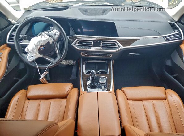5UXCW2C02M9E17318 2021 BMW X7 White Vista del salpicadero